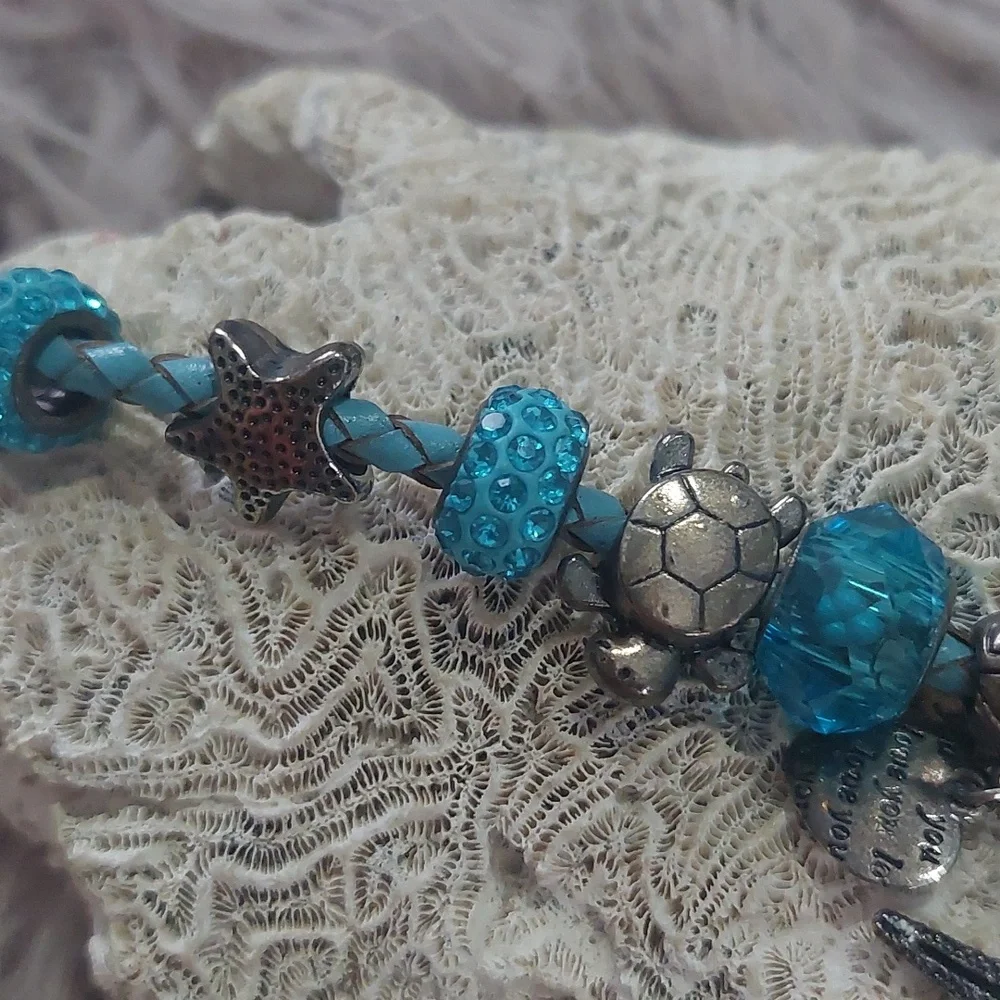 FASHION - Picture 5 of 6